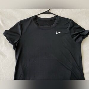Nike Women’s Dri-Fit Tee (Black) Size L. EUC